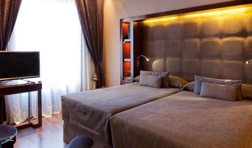 اتاق لوکس, Casa Fuster G.l Monumento