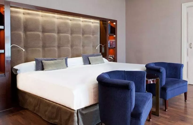Habitación Superior, Casa Fuster G.l Monumento