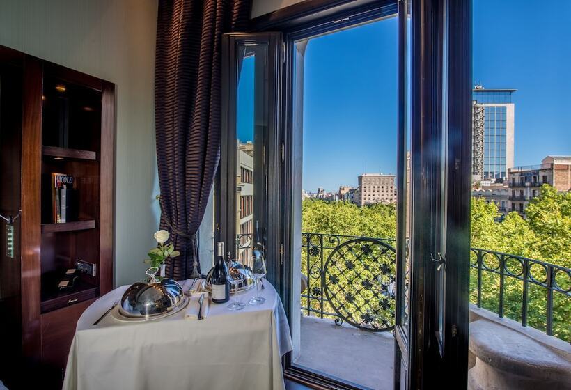 سوییت, Casa Fuster G.l Monumento