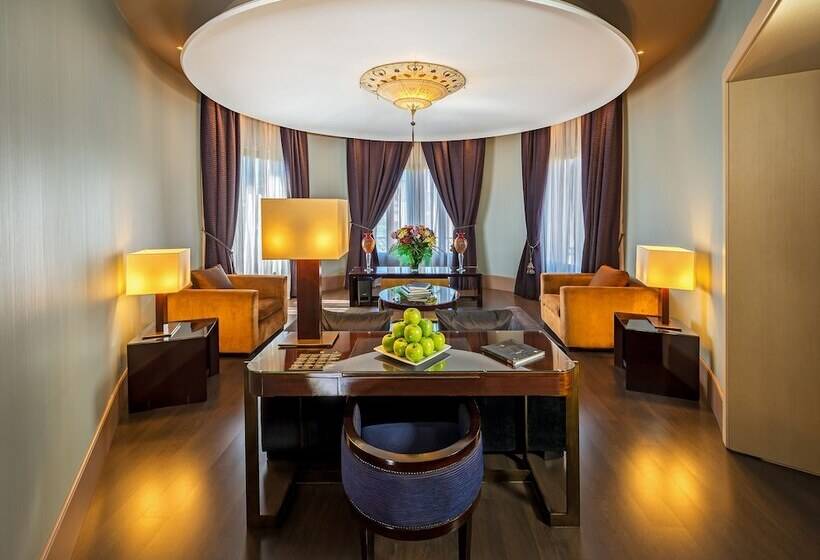 سوییت, Casa Fuster G.l Monumento