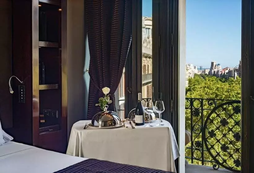 Suite Senior, Casa Fuster G.l Monumento