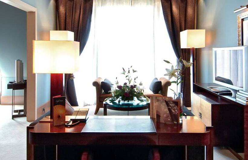 سوئیت سینیور, Casa Fuster G.l Monumento