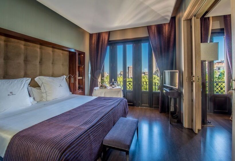 سوئیت سینیور, Casa Fuster G.l Monumento