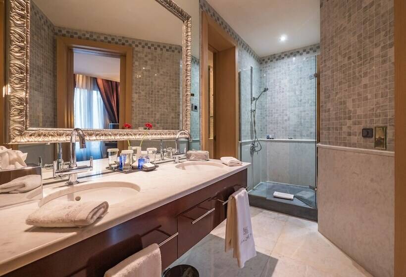 سوییت, Casa Fuster G.l Monumento