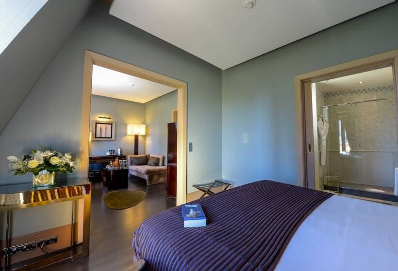 سوییت, Casa Fuster G.l Monumento