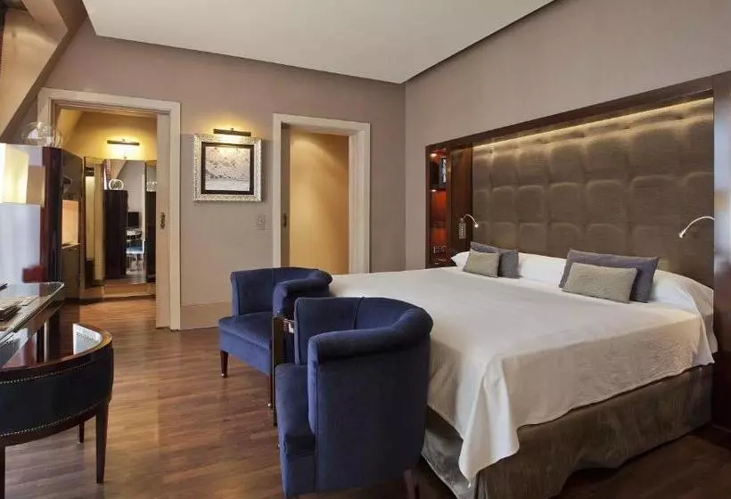 Habitación Superior, Casa Fuster G.l Monumento