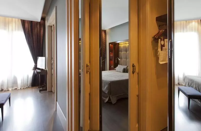 Suite Senior, Casa Fuster G.l Monumento