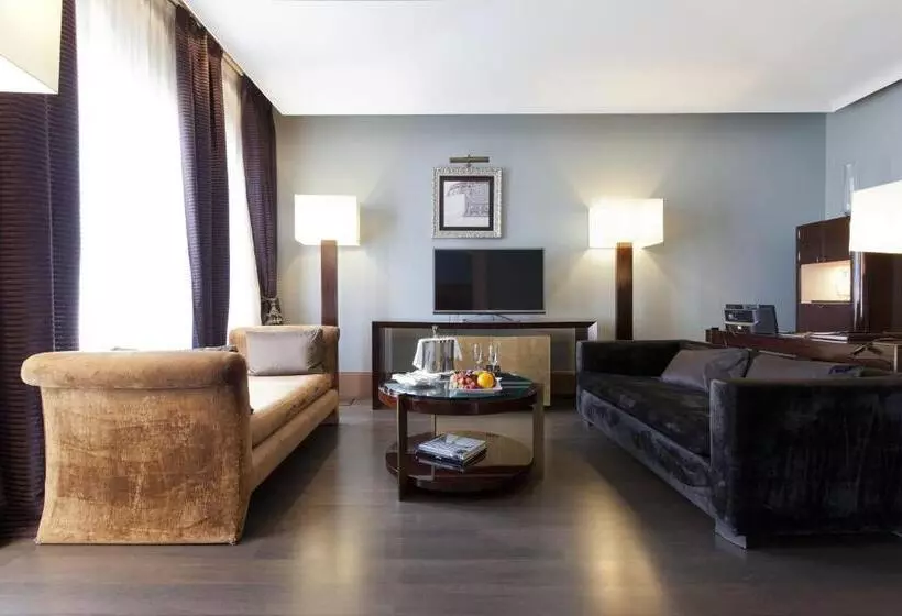 Suite Senior, Casa Fuster G.l Monumento
