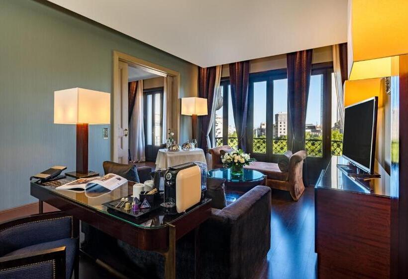 سوئیت سینیور, Casa Fuster G.l Monumento