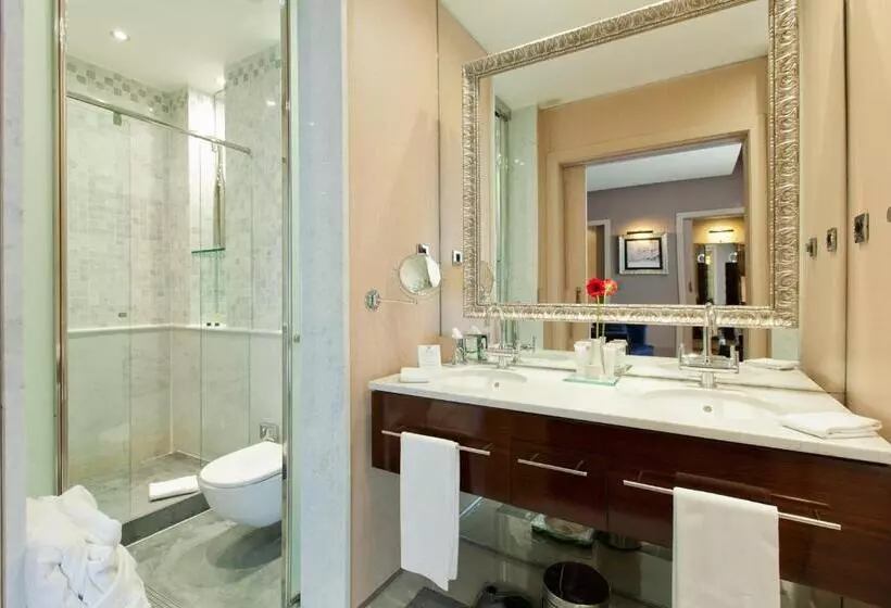 Habitación Romántica, Casa Fuster G.l Monumento