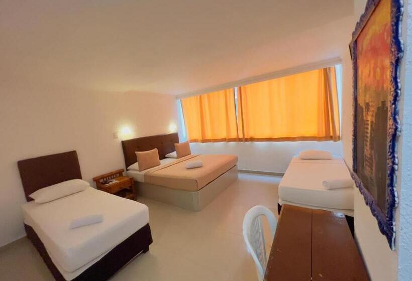 スタンダードトリプルルーム, Costa Del Sol