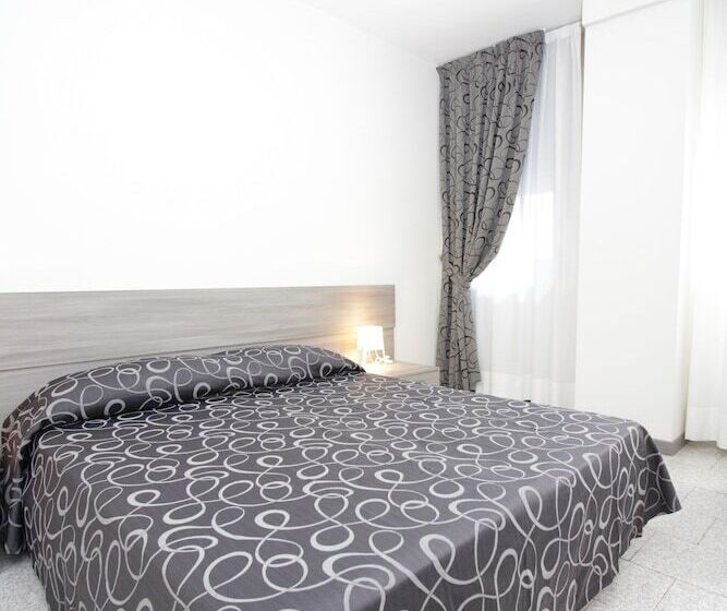 اتاق استاندارد سه نفره, Croce Di Malta