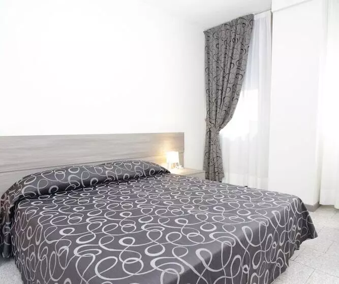اتاق استاندارد سه نفره, Croce Di Malta