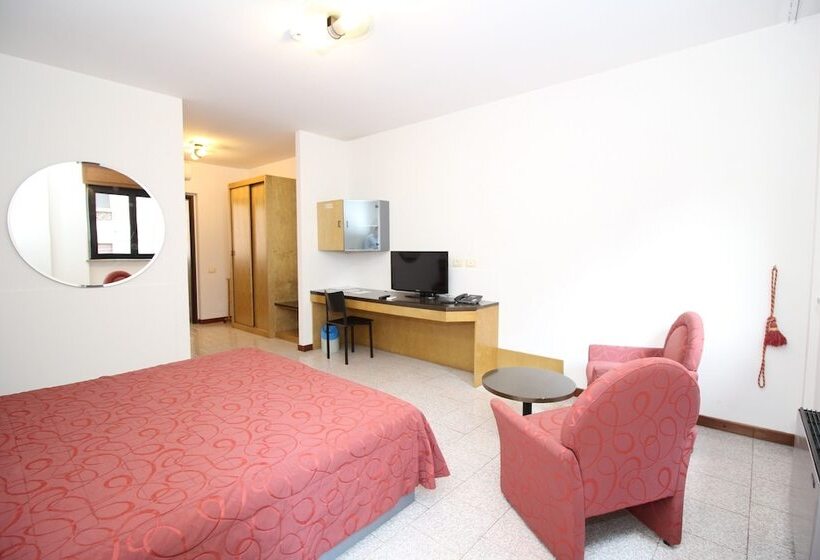 اتاق استاندارد سه نفره, Croce Di Malta