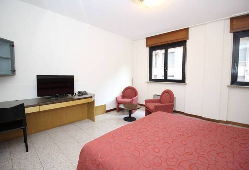 اتاق استاندارد سه نفره, Croce Di Malta