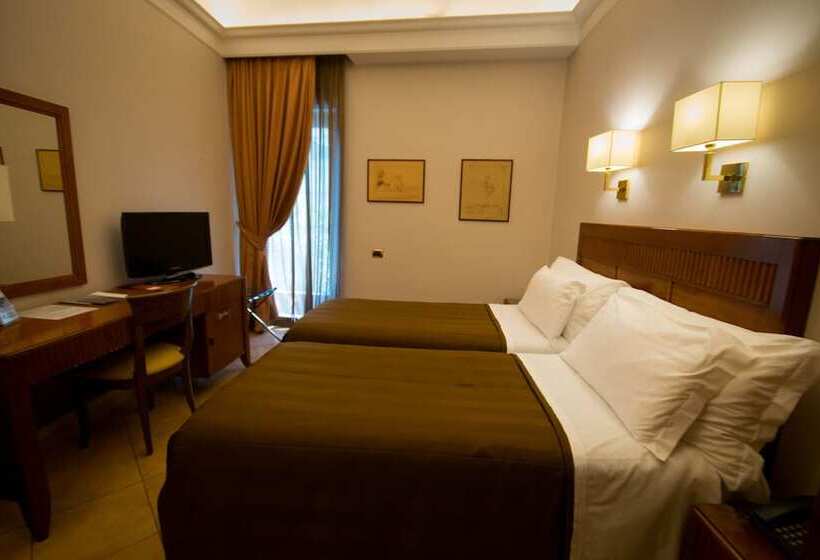 חדר סטנדרט, Forum