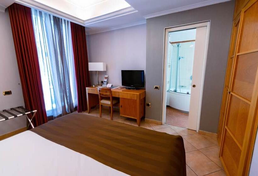 חדר סטנדרט, Forum