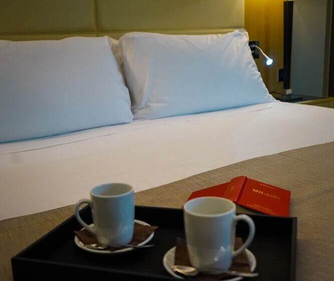 סוויטת ג'וניור, Forum