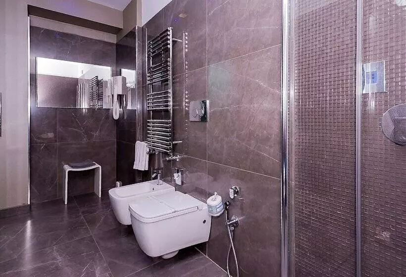 Mini Suite, Forum