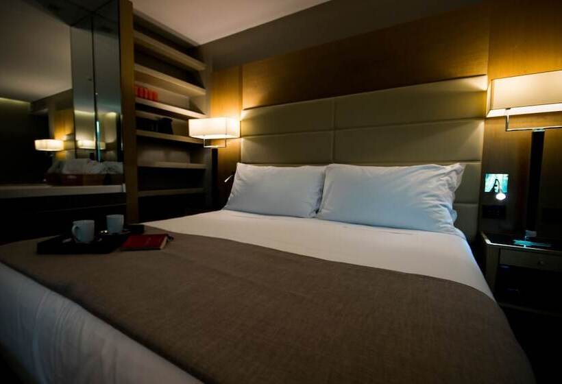 Mini Suite, Forum
