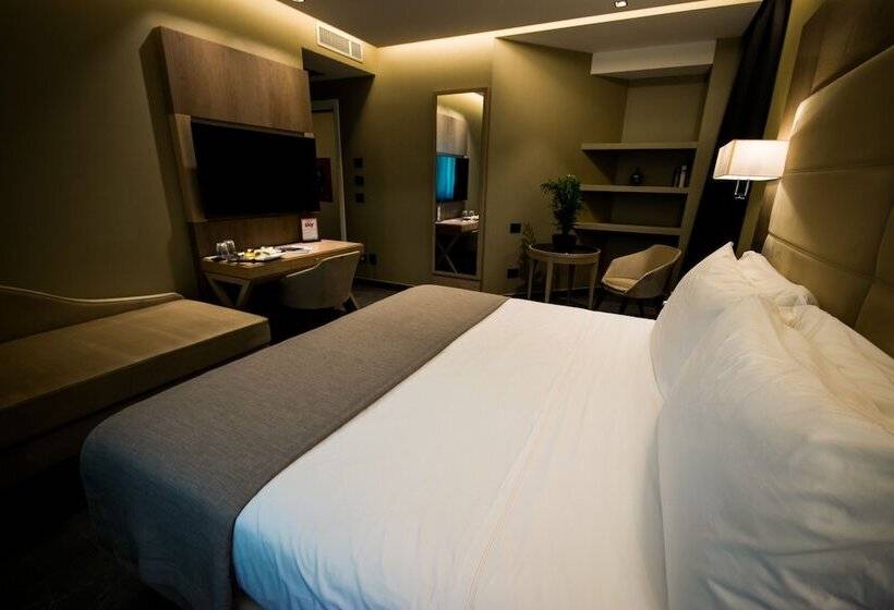 חדר דלוקס, Forum