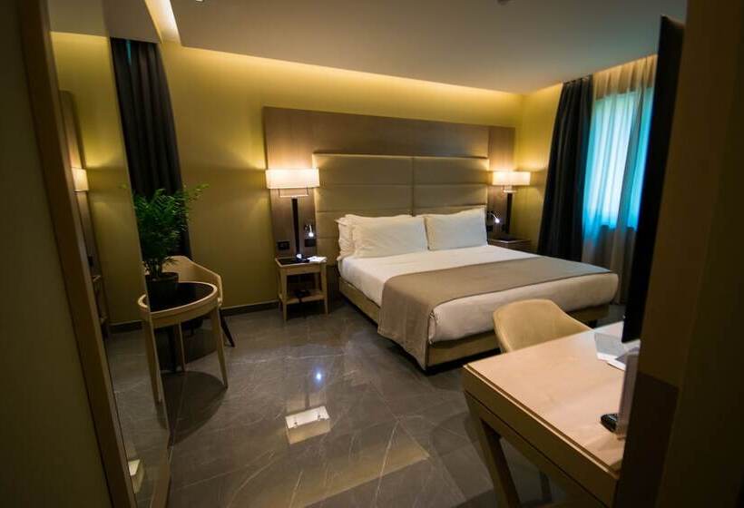 חדר דלוקס, Forum