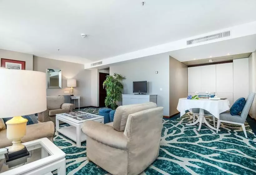 سوئیت 2 خوابه, Holiday Inn Porto Gaia, An Ihg