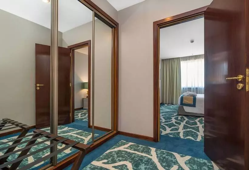 سوئیت 2 خوابه, Holiday Inn Porto Gaia, An Ihg