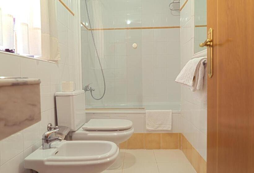 スタンダードトリプルルーム, Jacobeo