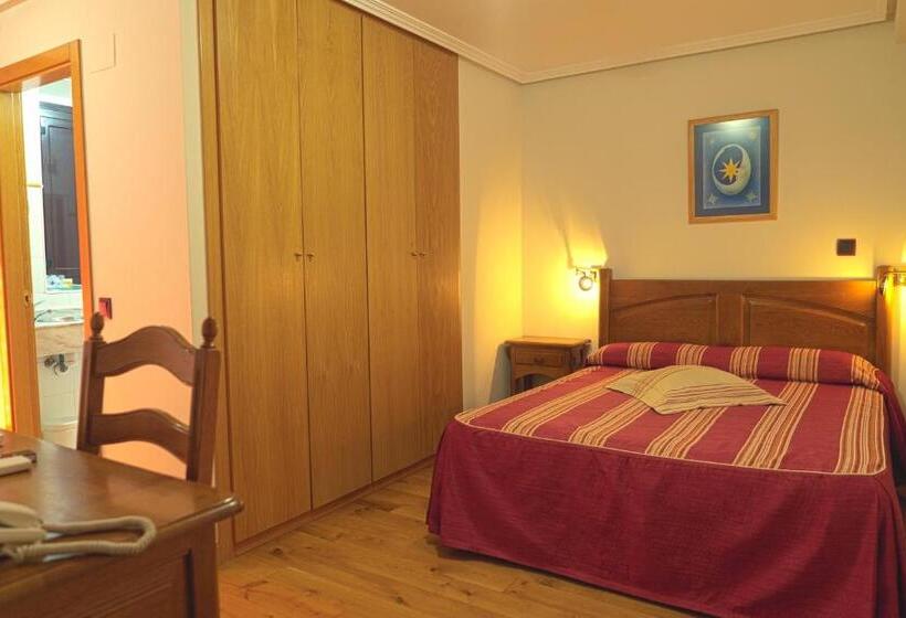 スタンダードトリプルルーム, Jacobeo