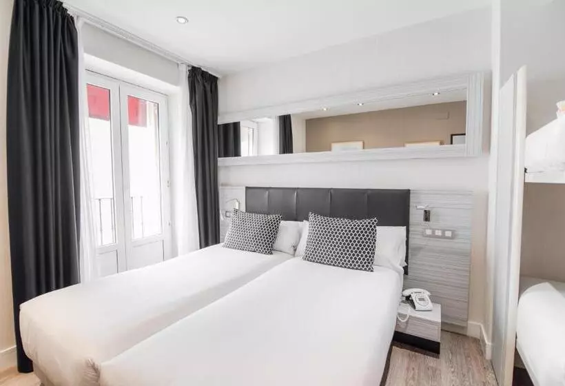اتاق استاندارد چهار تخته, Petit Palace Puerta Del Sol