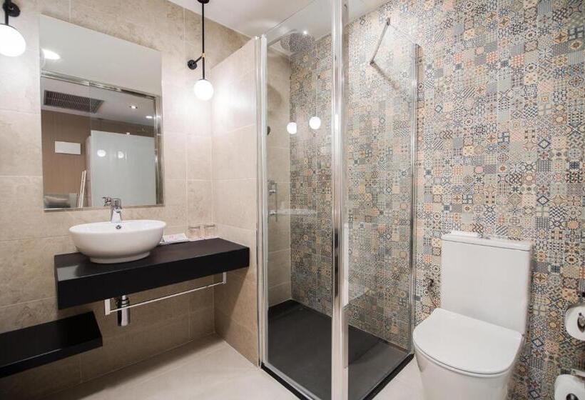 اتاق استاندارد چهار تخته, Petit Palace Puerta Del Sol