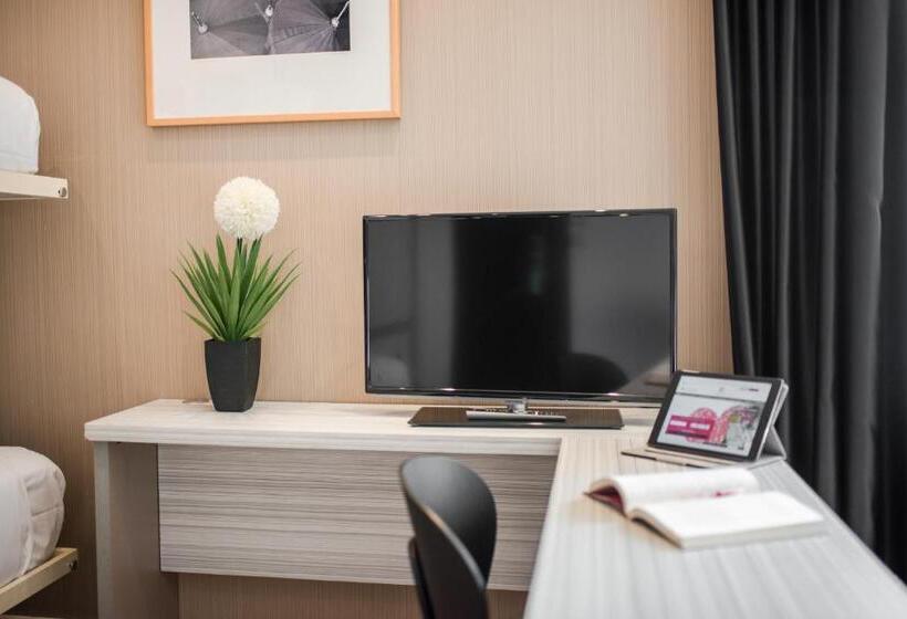 اتاق لوکس با تراس, Petit Palace Puerta Del Sol