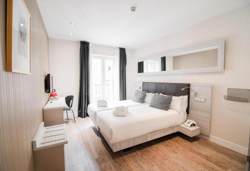 اتاق استاندارد با چشمانداز شهر, Petit Palace Puerta Del Sol