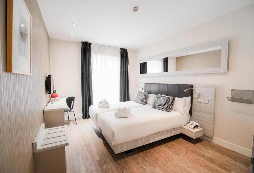 اتاق استاندارد با چشمانداز شهر, Petit Palace Puerta Del Sol