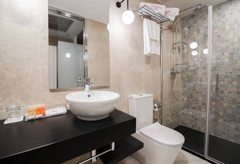 اتاق استاندارد چهار تخته, Petit Palace Puerta Del Sol