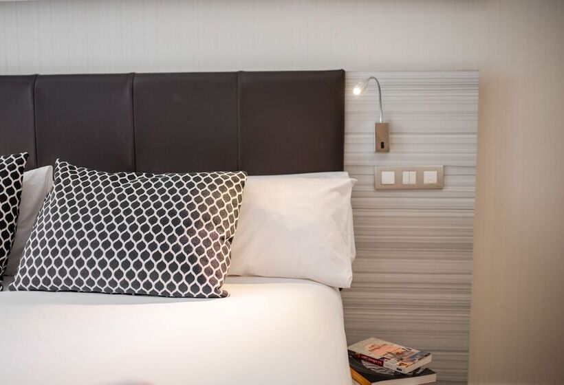 اتاق استاندارد با چشمانداز شهر, Petit Palace Puerta Del Sol