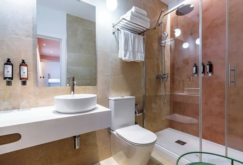اتاق استاندارد چهار تخته, Petit Palace Puerta Del Sol