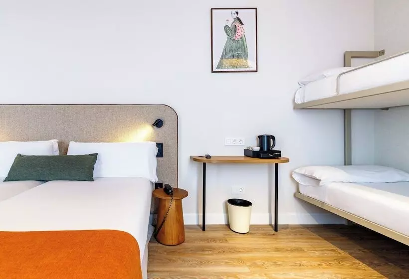 اتاق استاندارد چهار تخته, Petit Palace Puerta Del Sol