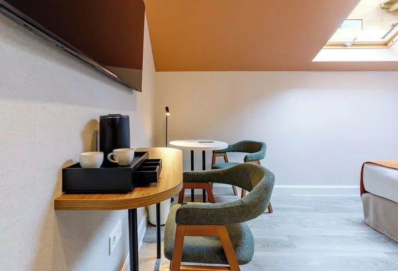 اتاق استاندارد چهار تخته, Petit Palace Puerta Del Sol