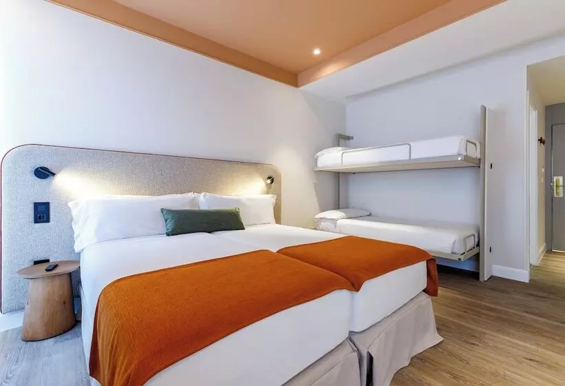 اتاق استاندارد چهار تخته, Petit Palace Puerta Del Sol