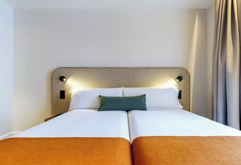 اتاق استاندارد با چشم‌انداز شهر, Petit Palace Puerta Del Sol