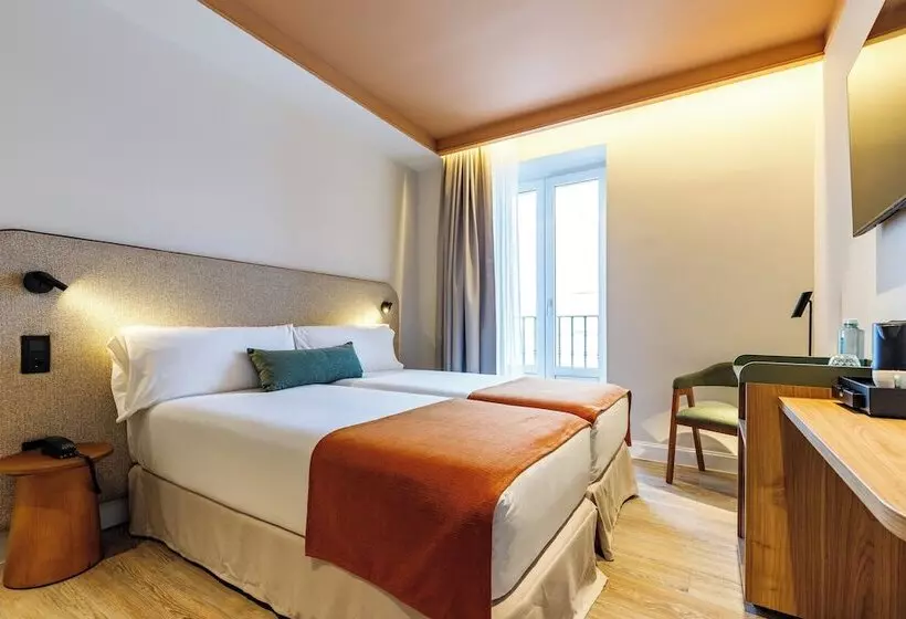 اتاق استاندارد با چشم‌انداز شهر, Petit Palace Puerta Del Sol