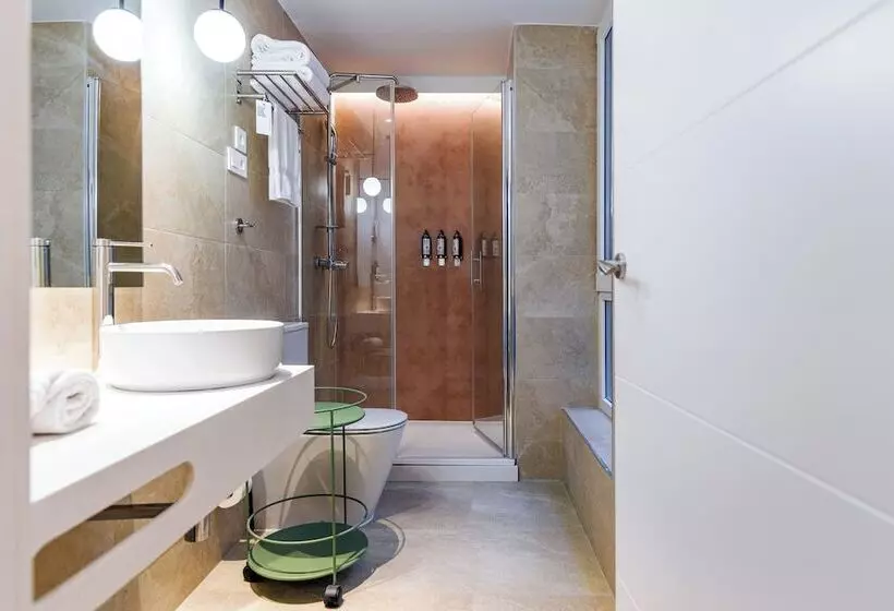 اتاق استاندارد یک نفره, Petit Palace Puerta Del Sol