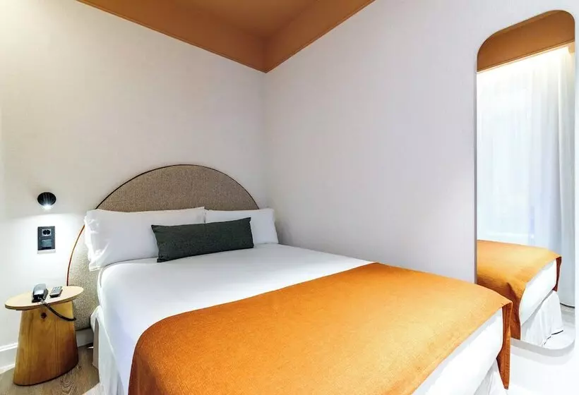 اتاق استاندارد یک نفره, Petit Palace Puerta Del Sol