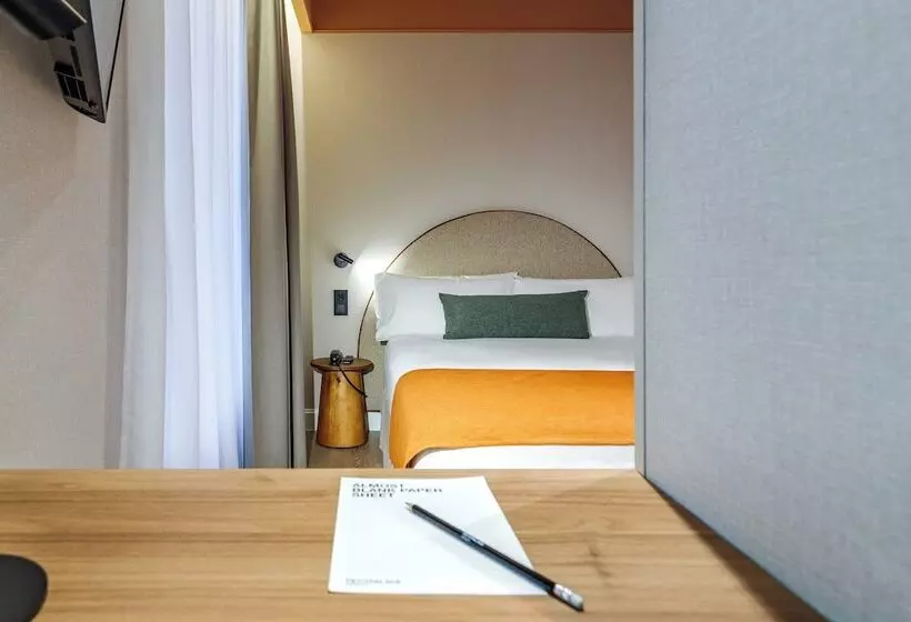 اتاق استاندارد یک نفره, Petit Palace Puerta Del Sol