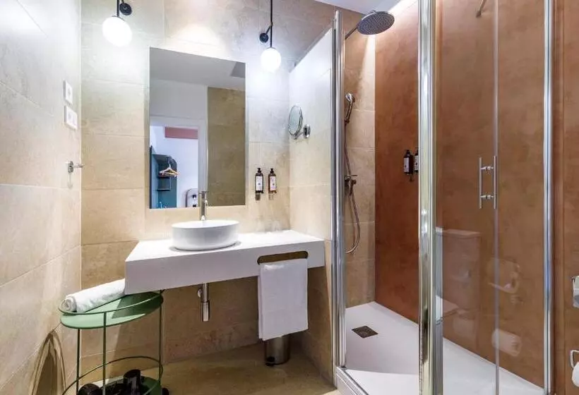 اتاق لوکس با تراس, Petit Palace Puerta Del Sol
