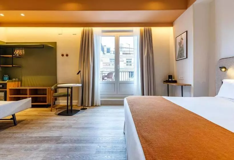 اتاق لوکس با تراس, Petit Palace Puerta Del Sol
