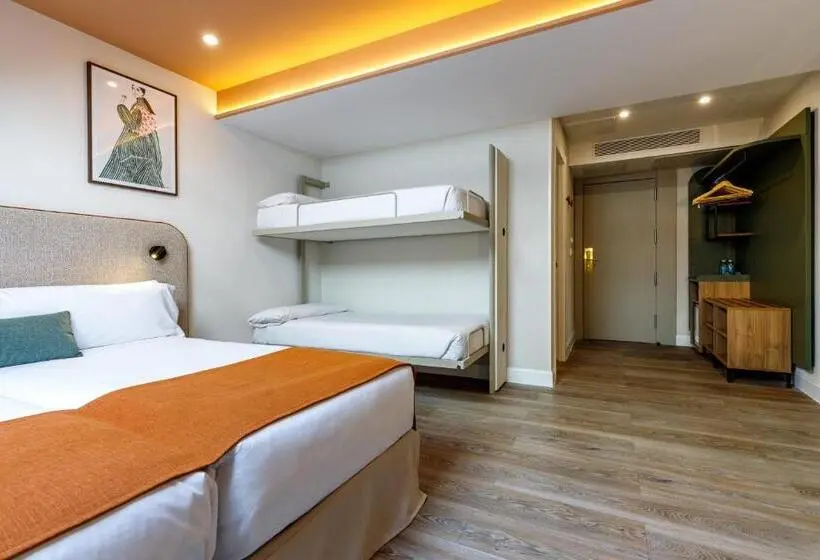 Standard Neljän Hengen Huone, Petit Palace Puerta Del Sol