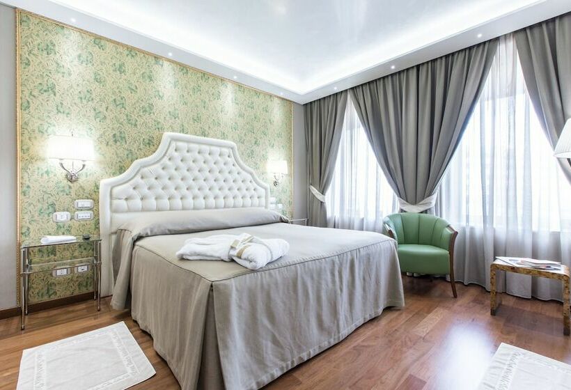 Habitación Triple Deluxe, Santa Chiara